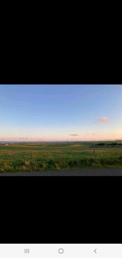 Self Catering. Maydene. Holm. Orkney, Scotland. Nether Button Extérieur photo